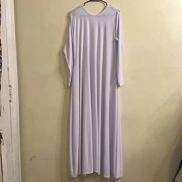 White over garment - Picture 8 of 9